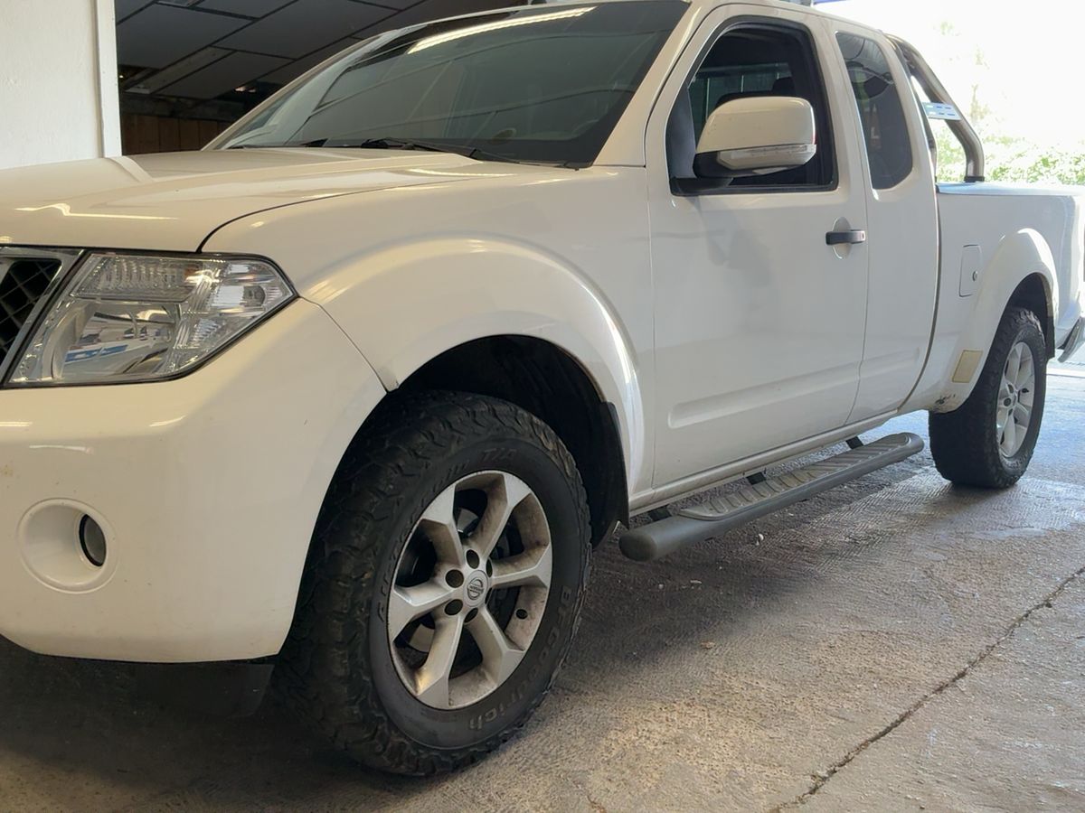 Nissan Navara Pick-up 2.5 dCi King Cab SE 4x4