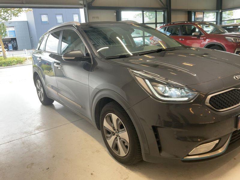 Kia Niro 1.6 Hybrid Premium — zdjęcie 8