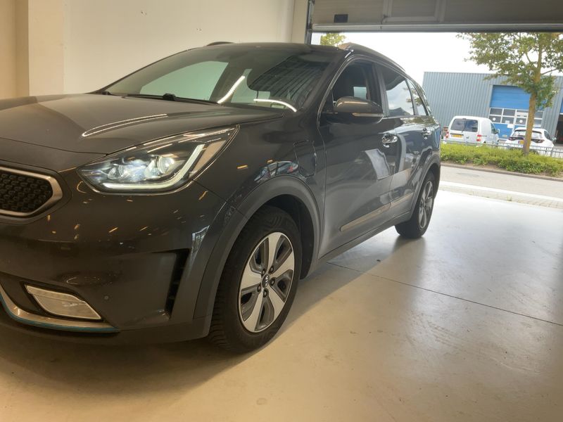 Kia Niro 1.6 Hybrid Premium — zdjęcie 2