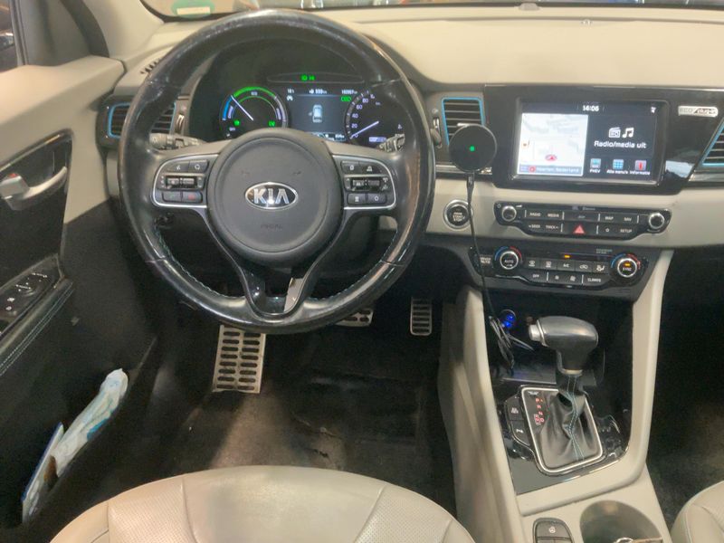 Kia Niro 1.6 Hybrid Premium — zdjęcie 12