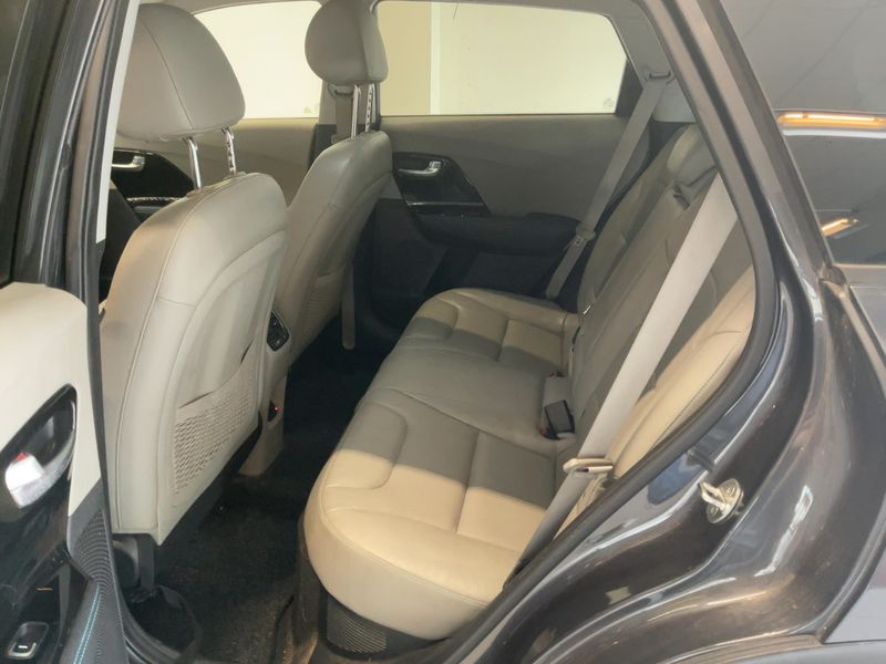 Kia Niro 1.6 Hybrid Premium — zdjęcie 14