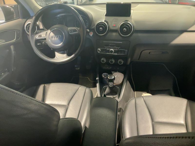 Audi A1 Sportback 1.6 TDI Design — zdjęcie 12