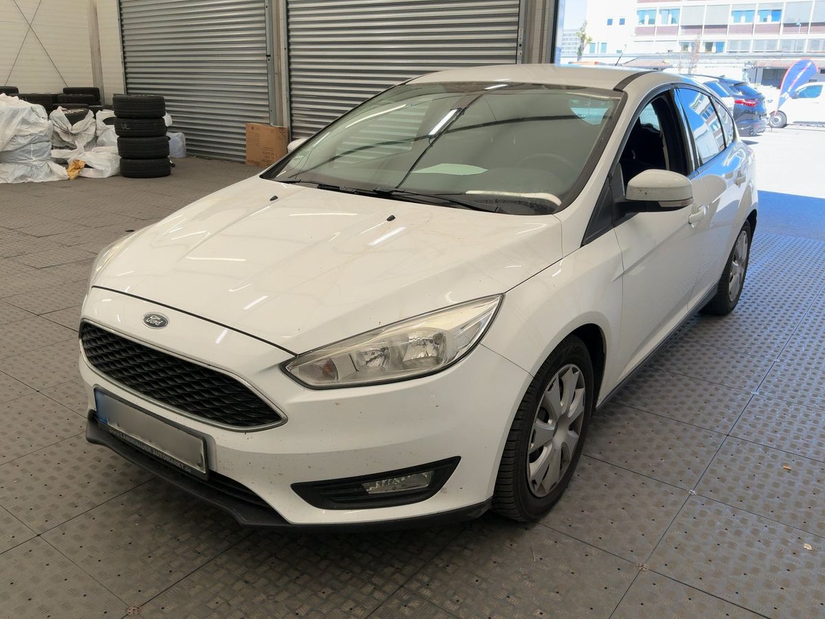 Ford Focus 2015 — photo 1