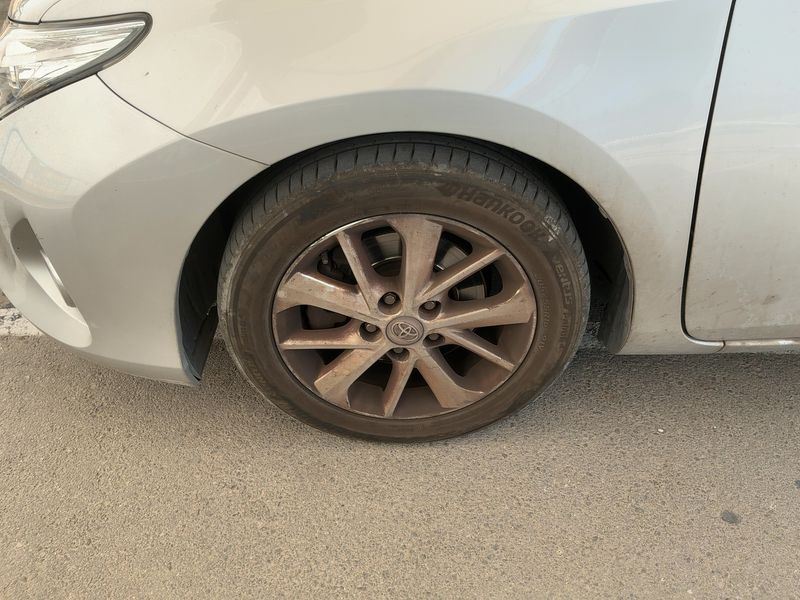 Toyota Auris 2.0 D-4D Dynamic 2014 – снимка 3