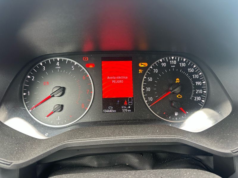 Renault Clio 1.0 SCe Business Edition — zdjęcie 12