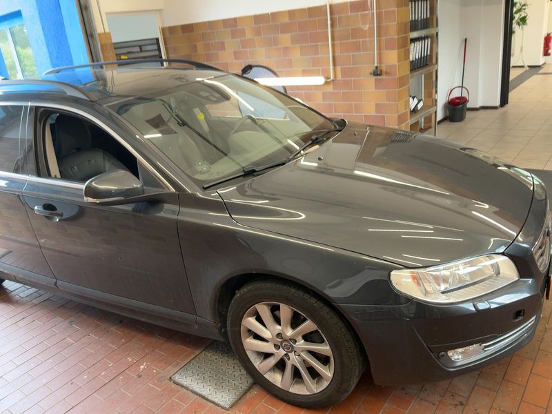 Volvo V70 2.0 D4 Momentum — zdjęcie 8