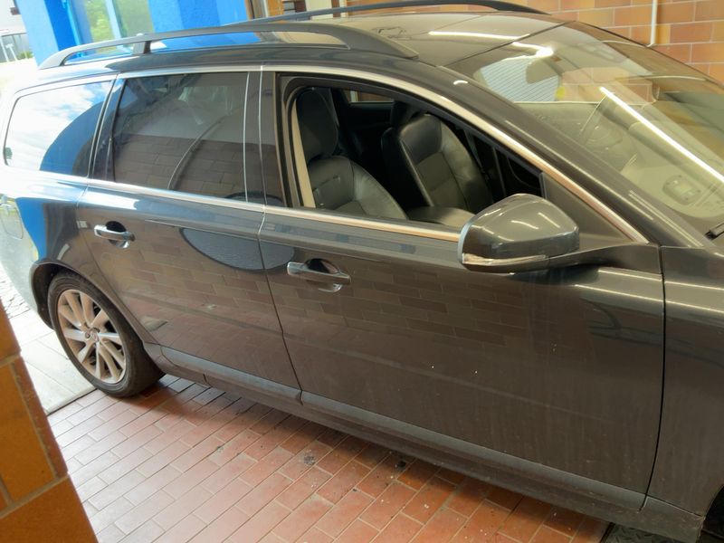 Volvo V70 2.0 D4 Momentum — zdjęcie 7