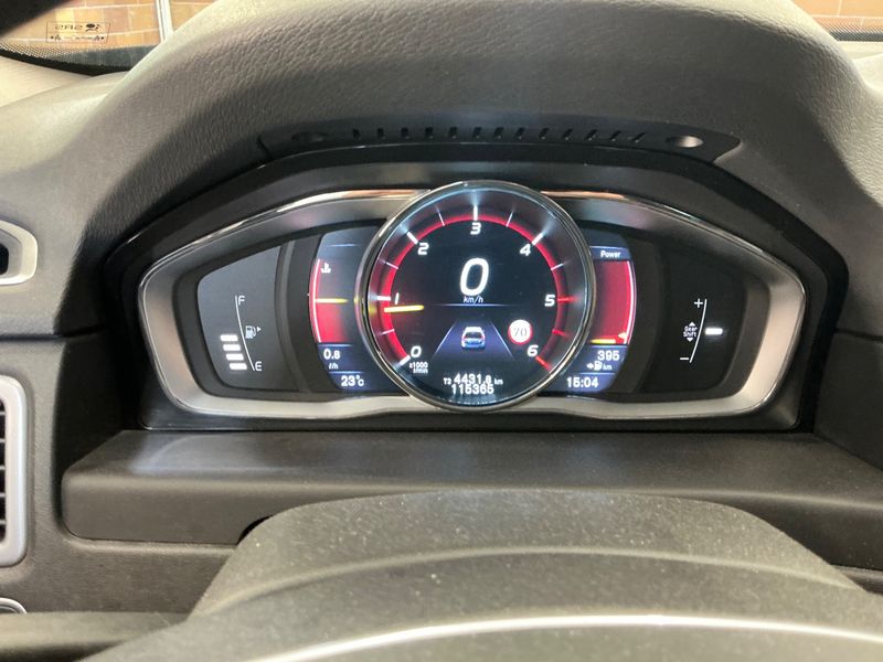 Volvo V70 2.0 D4 Momentum — zdjęcie 13