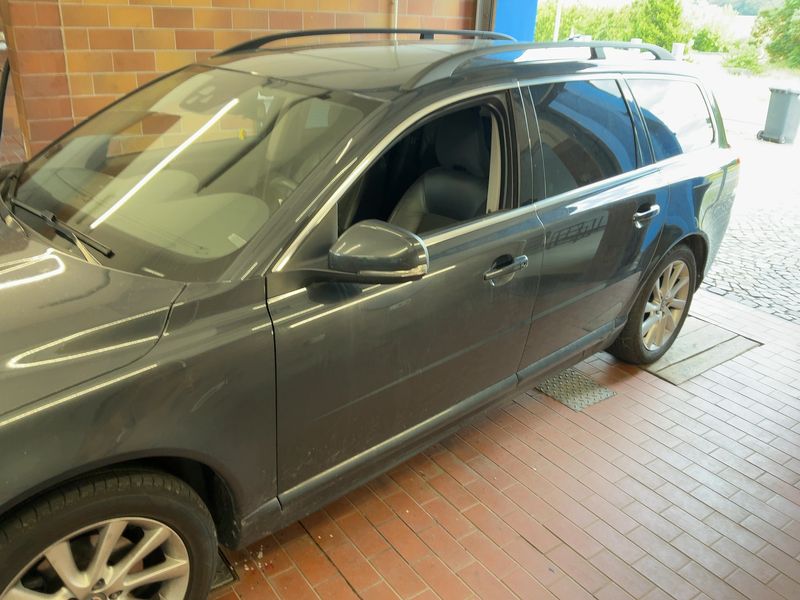 Volvo V70 2.0 D4 Momentum — zdjęcie 4