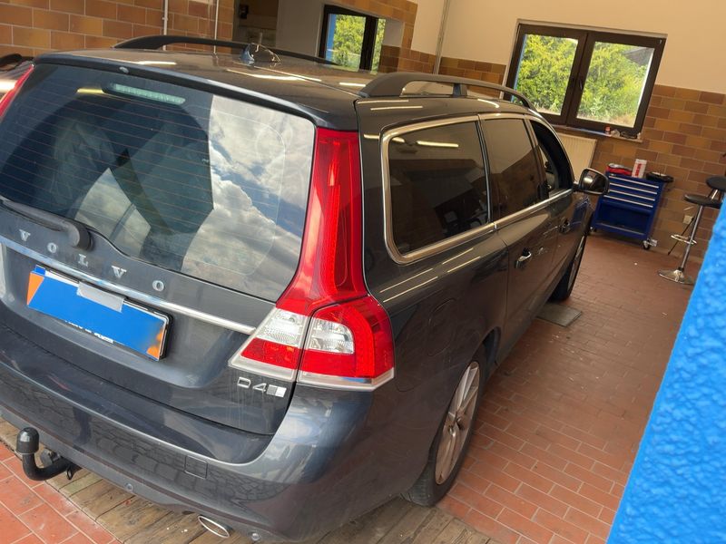 Volvo V70 2.0 D4 Momentum — zdjęcie 6