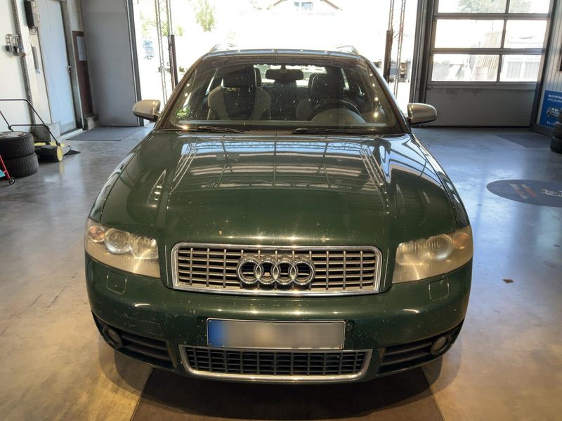 Audi S4 4.2 V8 quattro — zdjęcie 9