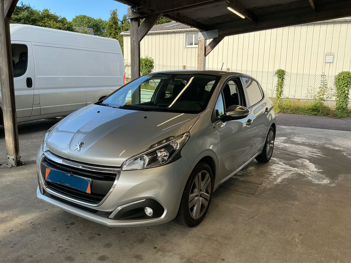 Peugeot 208 2016