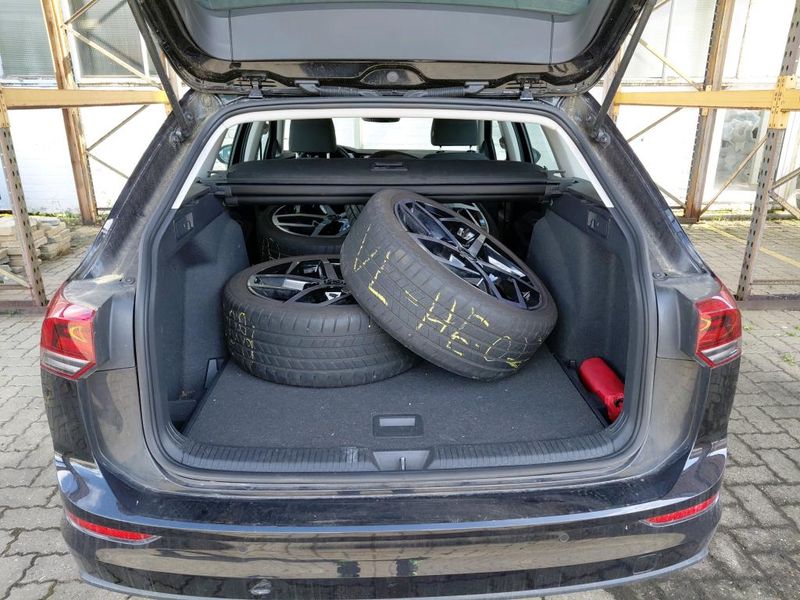 Volkswagen Golf VIII 2.0 TDI Life — zdjęcie 19