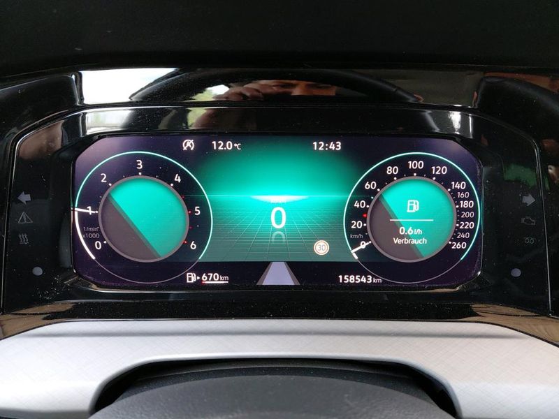 Volkswagen Golf VIII 2.0 TDI Life — zdjęcie 16