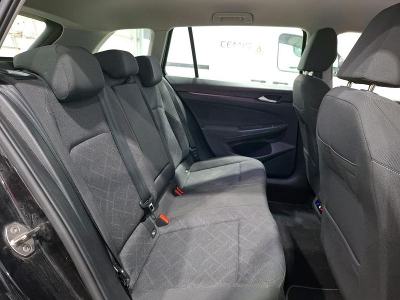 Volkswagen Golf VIII 2.0 TDI Life 2022 – снимка 12