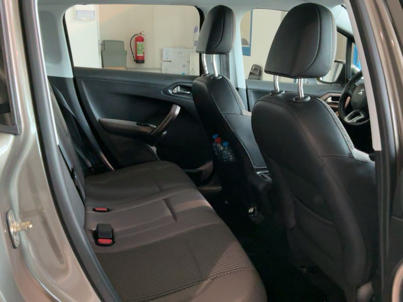Peugeot 2008 1.6 e-HDi Allure — zdjęcie 14