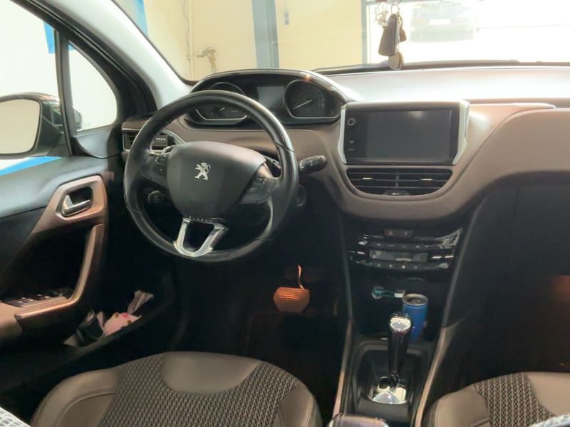 Peugeot 2008 1.6 e-HDi Allure — zdjęcie 12