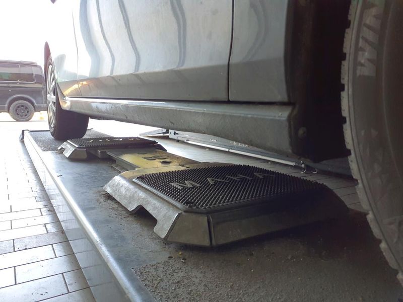 Volkswagen Golf VIII 1.0 eTSI Move — zdjęcie 23