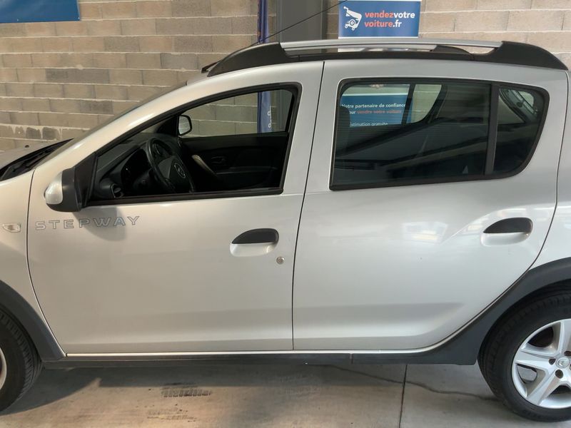 Dacia Sandero 0.9 TCe Stepway Prestige — zdjęcie 4