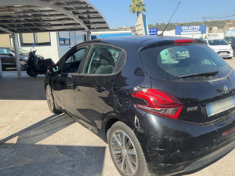 Peugeot 208 1.2 e-VTi Active — zdjęcie 3