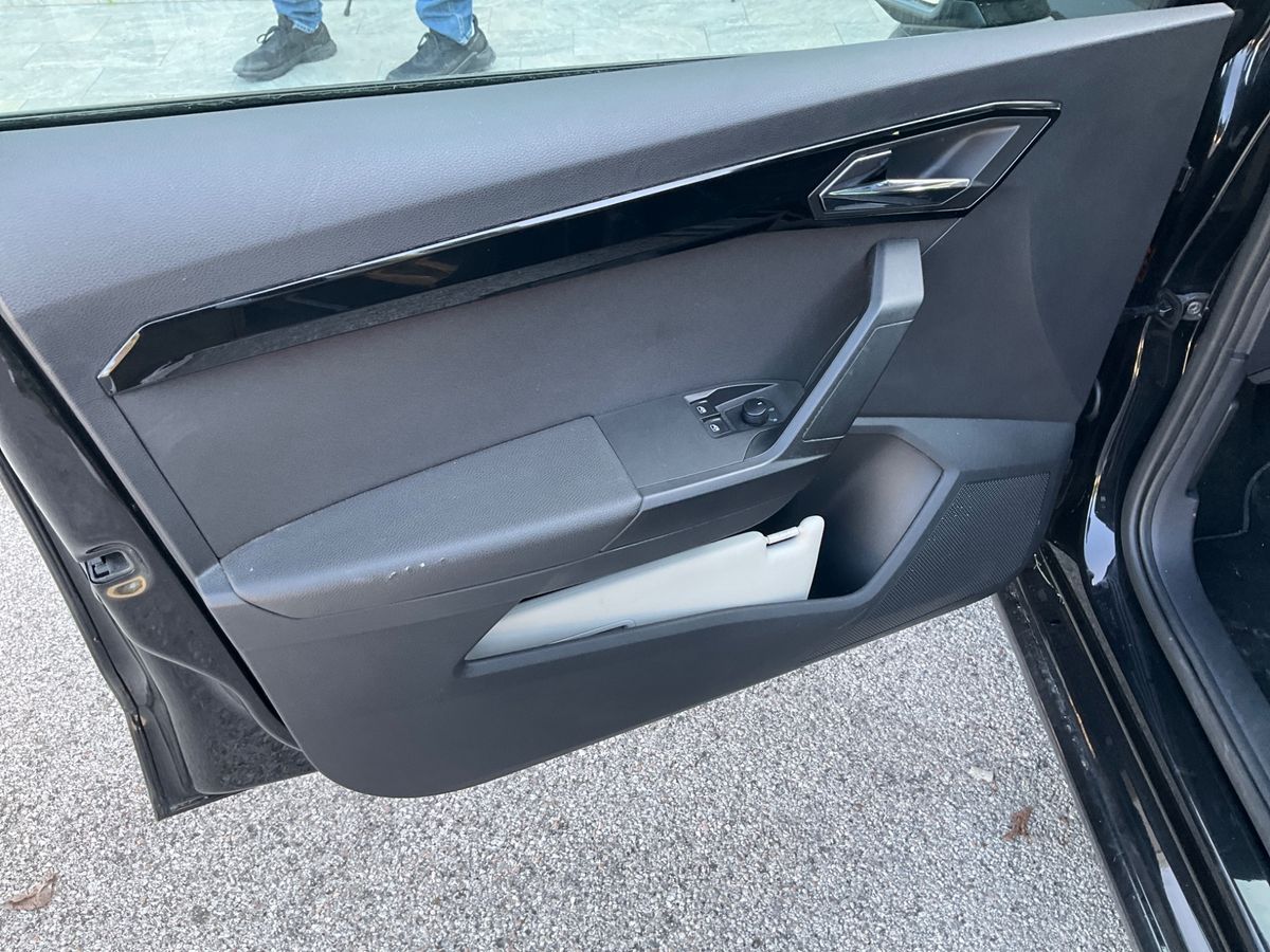 Seat Ibiza 2017 — photo 32