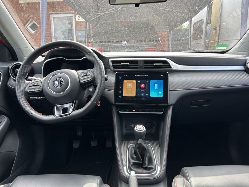 MG ZS 1.5 VTi Luxury — zdjęcie 11