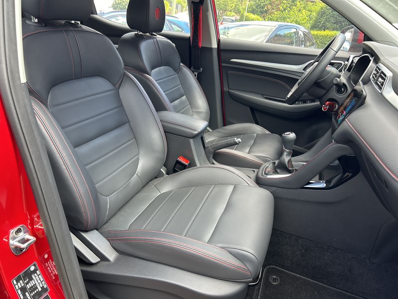 MG ZS 1.5 VTi Luxury — zdjęcie 10