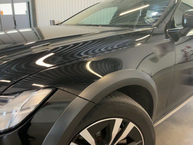 Volvo V90 Cross Country 2.0 B4 Mild-Hybrid AWD — zdjęcie 2