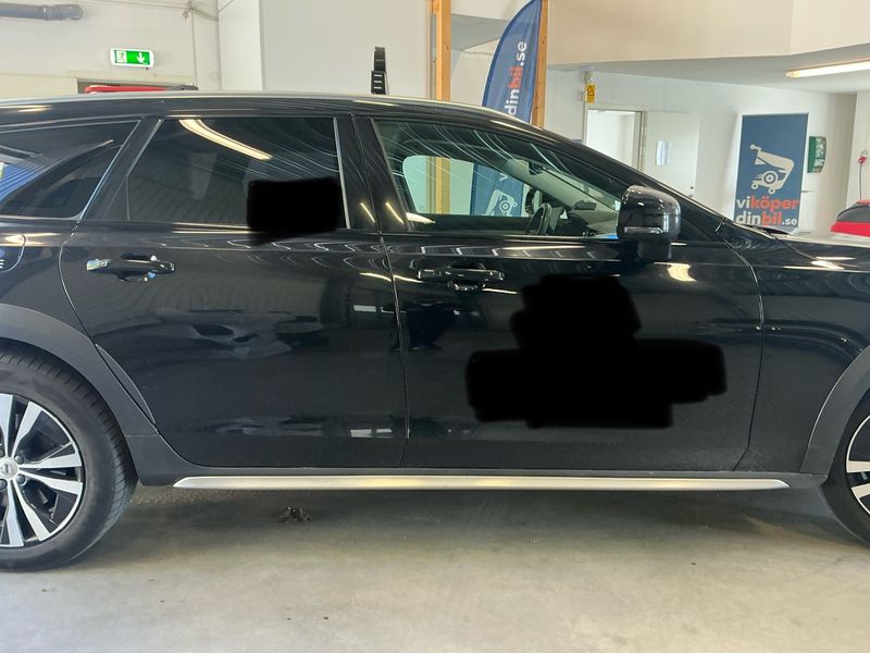 Volvo V90 Cross Country 2.0 B4 Mild-Hybrid AWD — zdjęcie 7