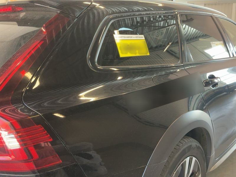 Volvo V90 Cross Country 2.0 B4 Mild-Hybrid AWD — zdjęcie 6