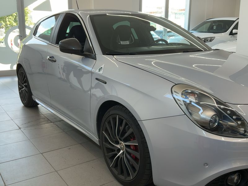 Alfa Romeo Giulietta 1.8 Turbo Quadrifoglio Verde — zdjęcie 8