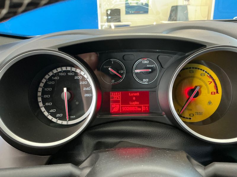 Alfa Romeo Giulietta 1.8 Turbo Quadrifoglio Verde — zdjęcie 13