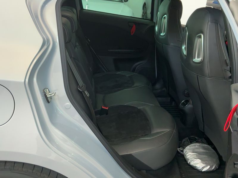 Alfa Romeo Giulietta 1.8 Turbo Quadrifoglio Verde — zdjęcie 14