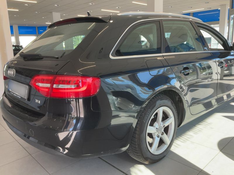 Audi A4 2.0 TDI Ambiente 2012 – снимка 8