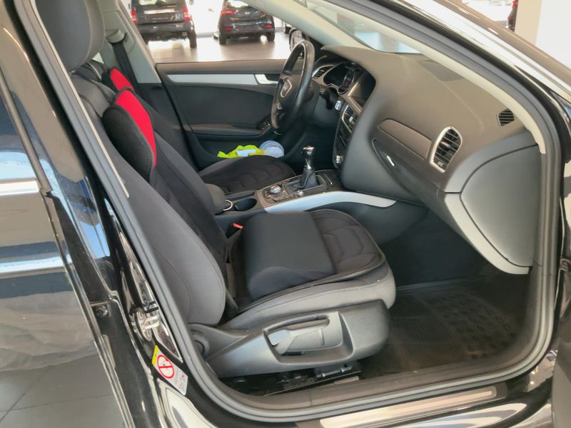 Audi A4 2.0 TDI Ambiente 2012 – снимка 16