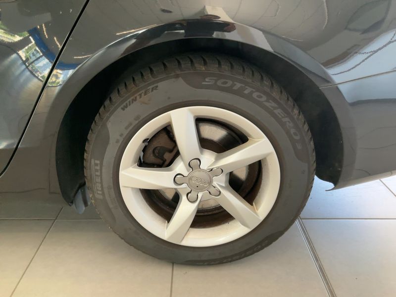Audi A4 2.0 TDI Ambiente 2012 – снимка 5