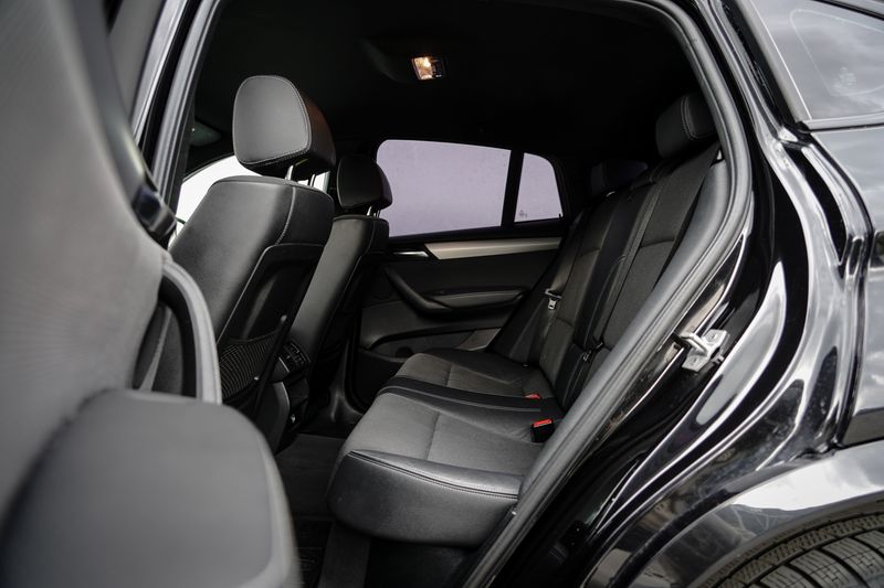 BMW X4 xDrive 20i Sport — zdjęcie 14
