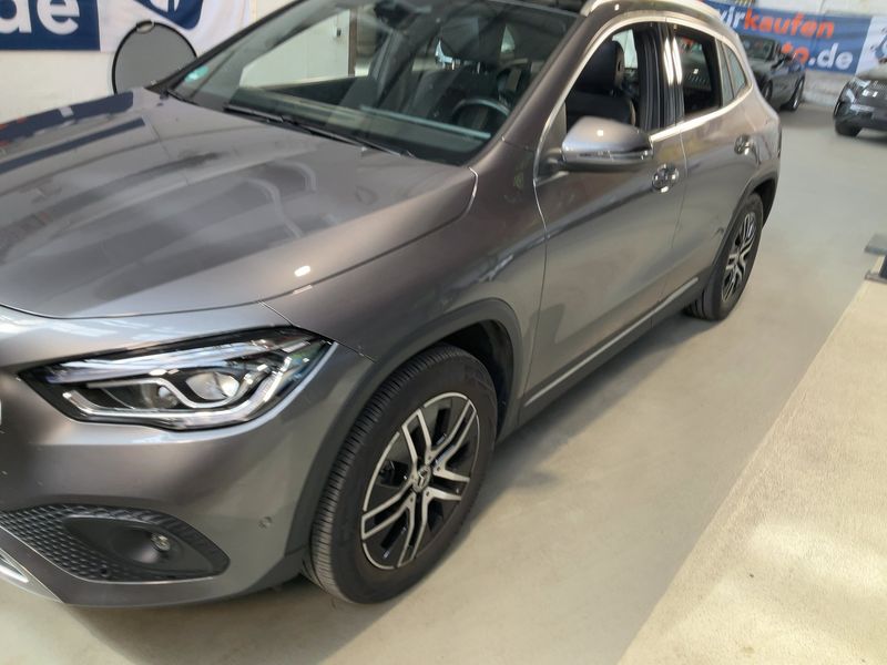 Mercedes-Benz GLA-Klasse GLA 200 Progressive — zdjęcie 2