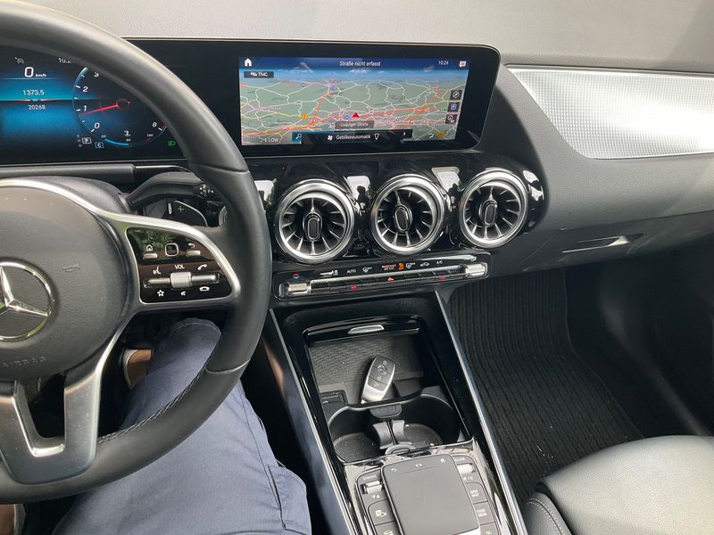Mercedes-Benz GLA-Klasse GLA 200 Progressive — zdjęcie 12