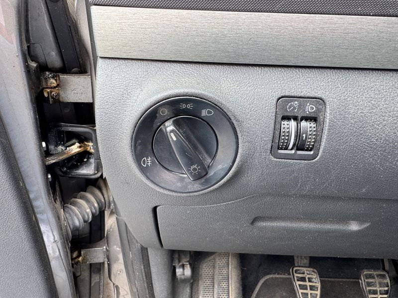 Volkswagen Sharan 1.9 TDI Trendline — zdjęcie 23