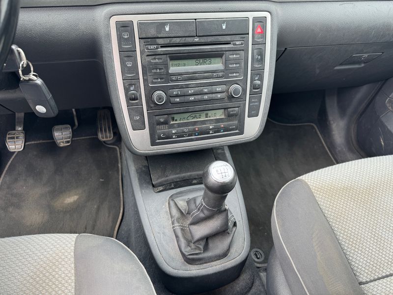 Volkswagen Sharan 1.9 TDI Trendline — zdjęcie 25