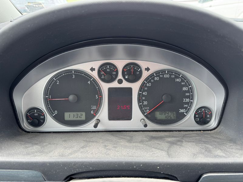 Volkswagen Sharan 1.9 TDI Trendline — zdjęcie 12