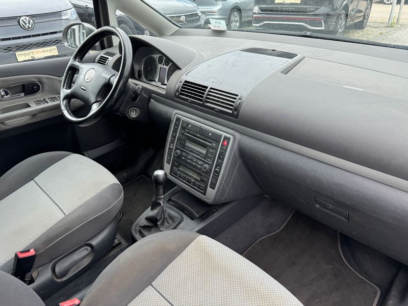 Volkswagen Sharan 1.9 TDI Trendline — zdjęcie 22