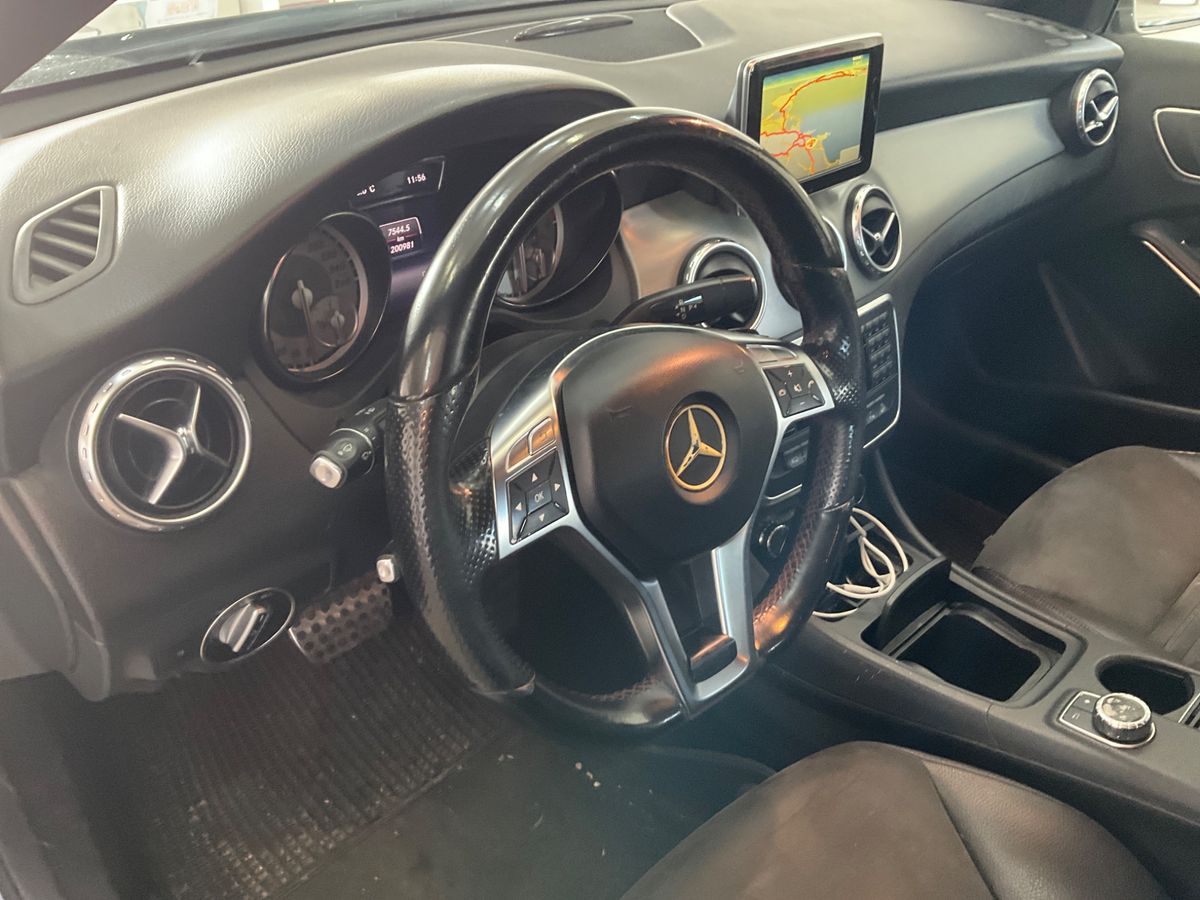 Mercedes-Benz GLA-Klasse 2015 — photo 26