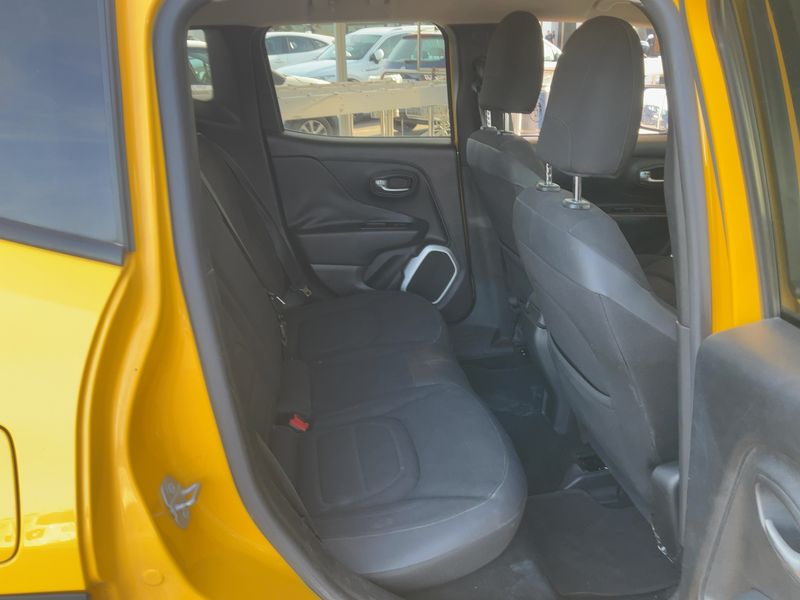 Jeep Renegade 1.6 M-Jet Limited FWD — zdjęcie 14