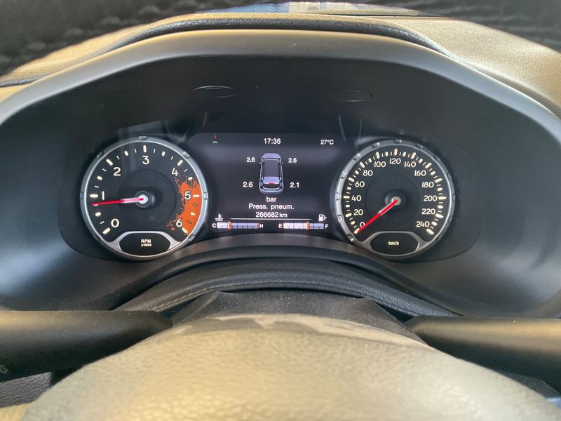 Jeep Renegade 1.6 M-Jet Limited FWD — zdjęcie 13