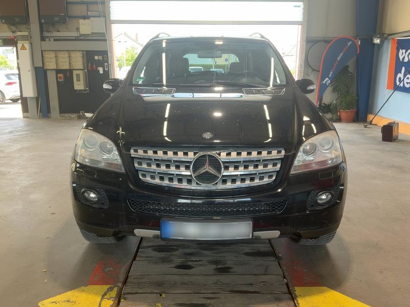 Mercedes-Benz M-Klasse ML 320 CDI — zdjęcie 9