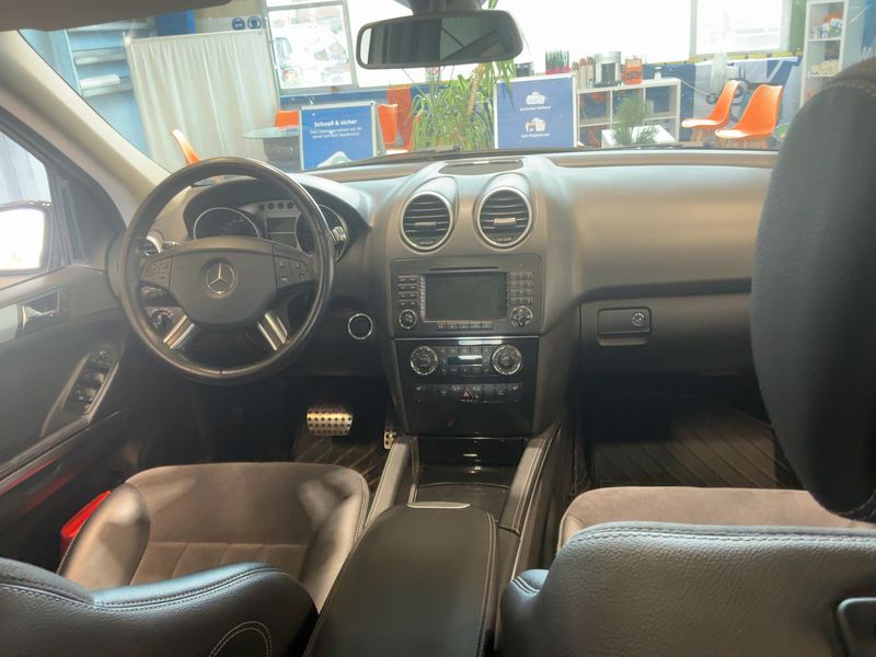 Mercedes-Benz M-Klasse ML 320 CDI — zdjęcie 12