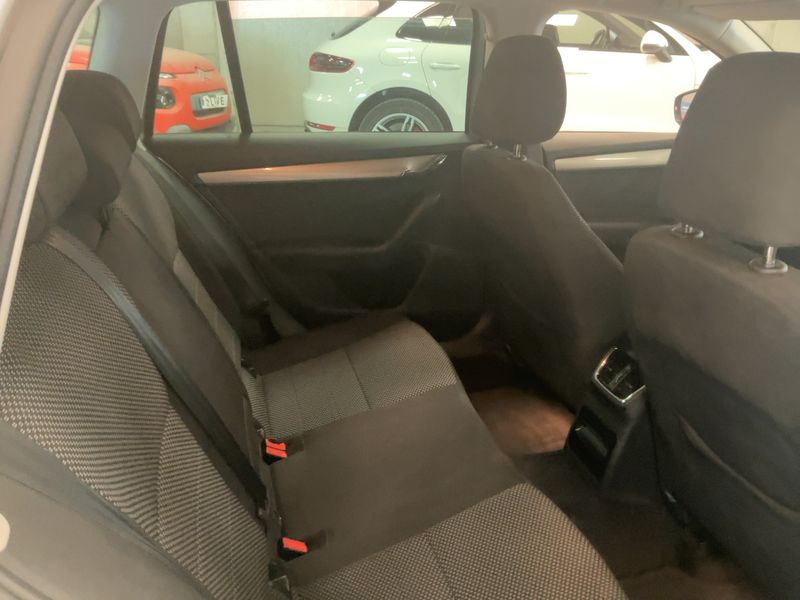 Skoda Octavia 1.6 TDI Ambition 2017 – снимка 19