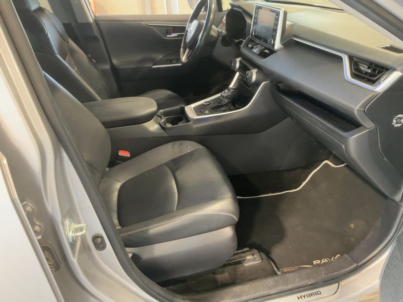 Toyota RAV 4 2.5 Hybrid 4x4 Lounge 2022 – снимка 16